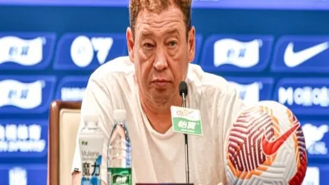 哈登与小爱交锋，大梦与小眉展开对决